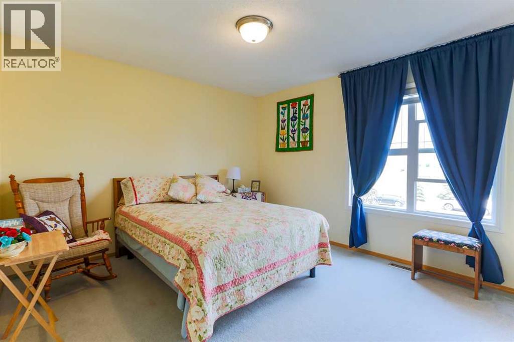 Photo 15 of 246 Cramond Court Se, Calgary AB