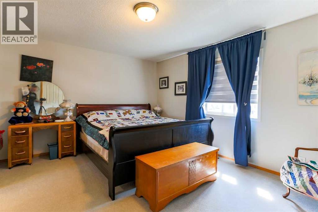 Photo 12 of 246 Cramond Court Se, Calgary AB