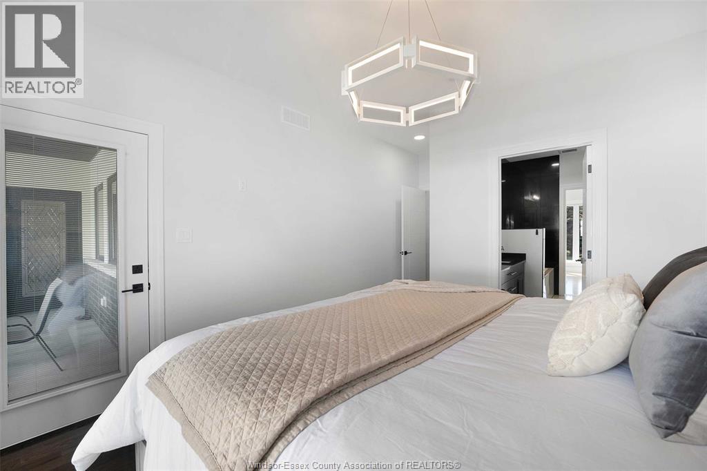 Photo 27 of 72 Scott Drive, Amherstburg ON