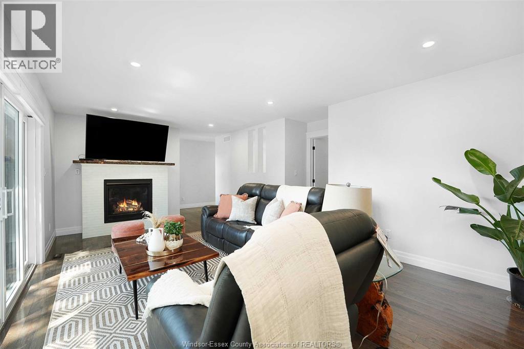 Photo 35 of 72 Scott Drive, Amherstburg ON