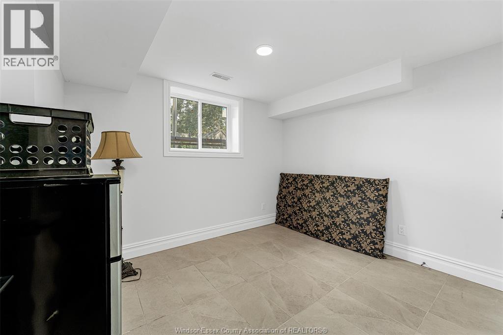 Photo 46 of 72 Scott Drive, Amherstburg ON