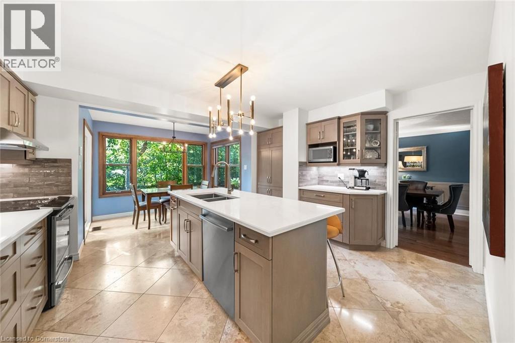 Photo 13 of 2262 Constance Drive, Oakville ON