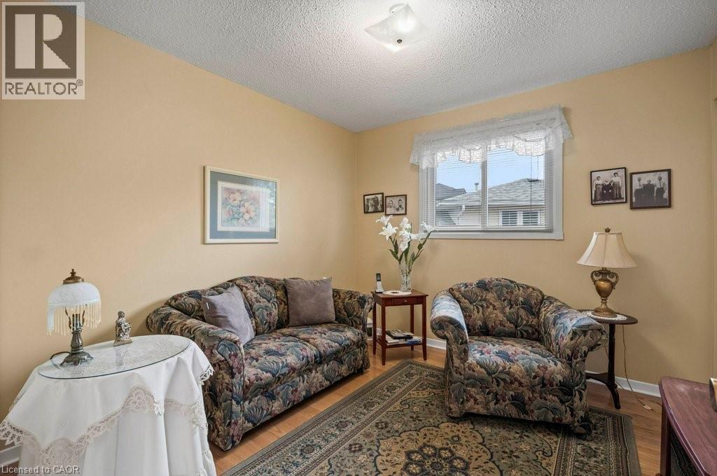 Photo 24 of 23 Sekura Place, Cambridge ON