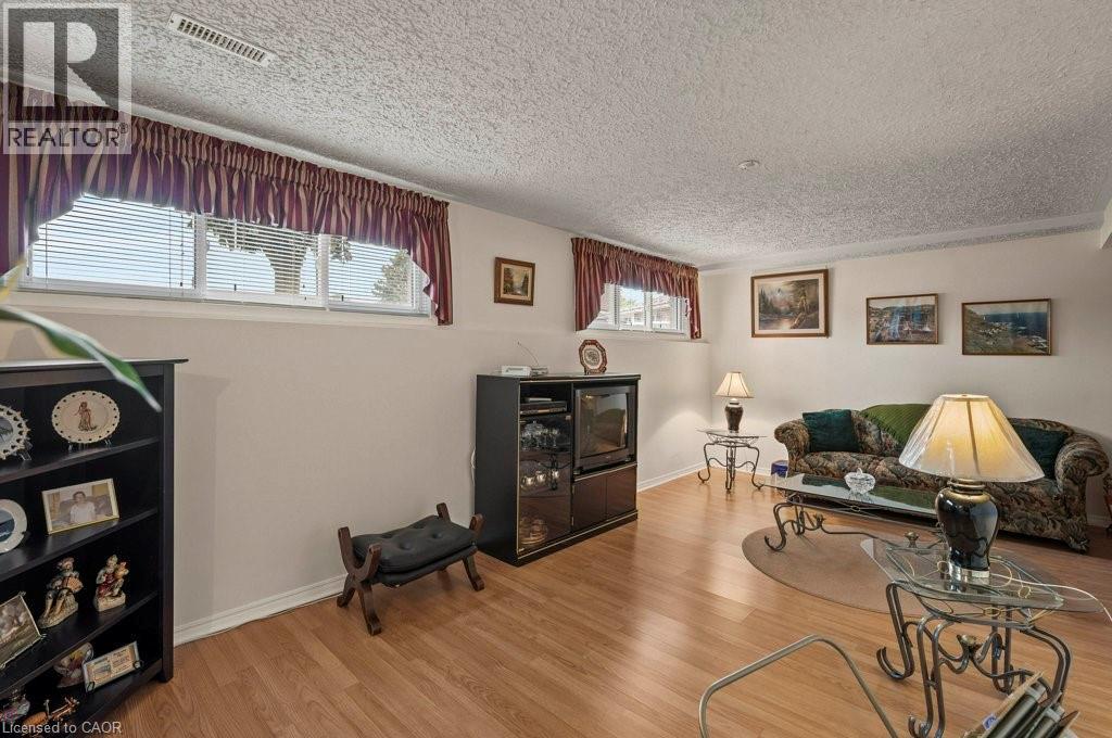 Photo 29 of 23 Sekura Place, Cambridge ON