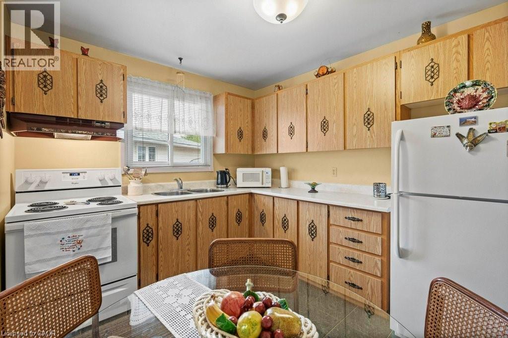 Photo 12 of 23 Sekura Place, Cambridge ON
