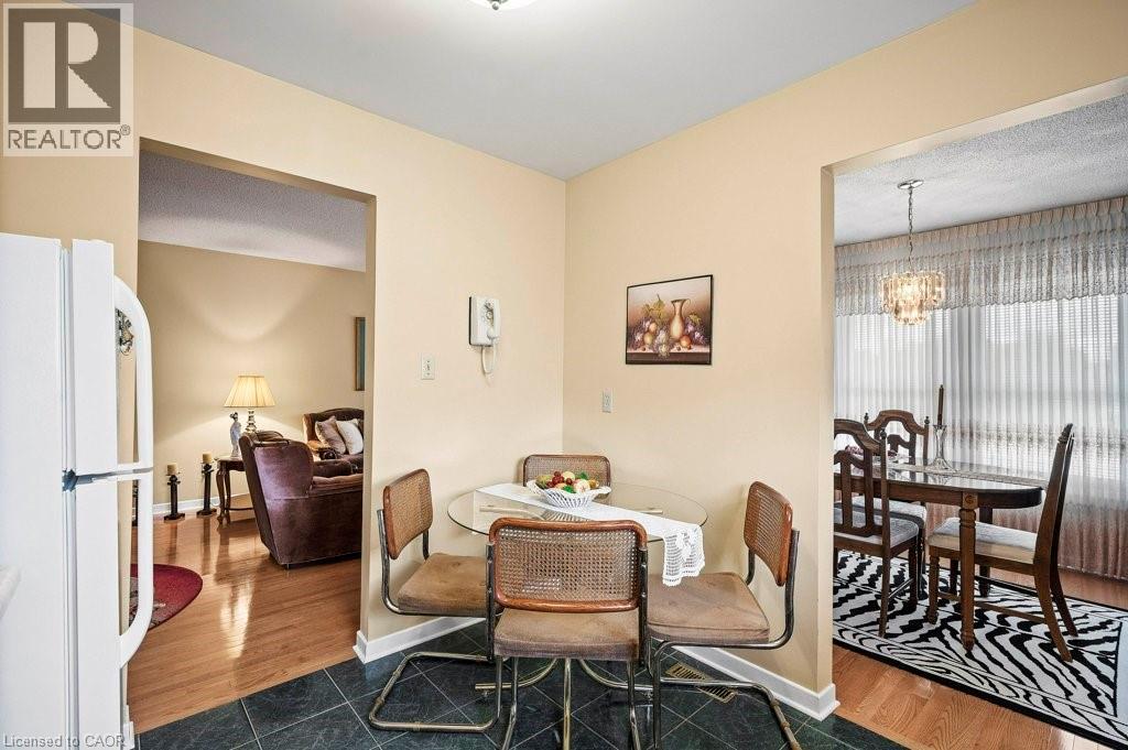 Photo 13 of 23 Sekura Place, Cambridge ON