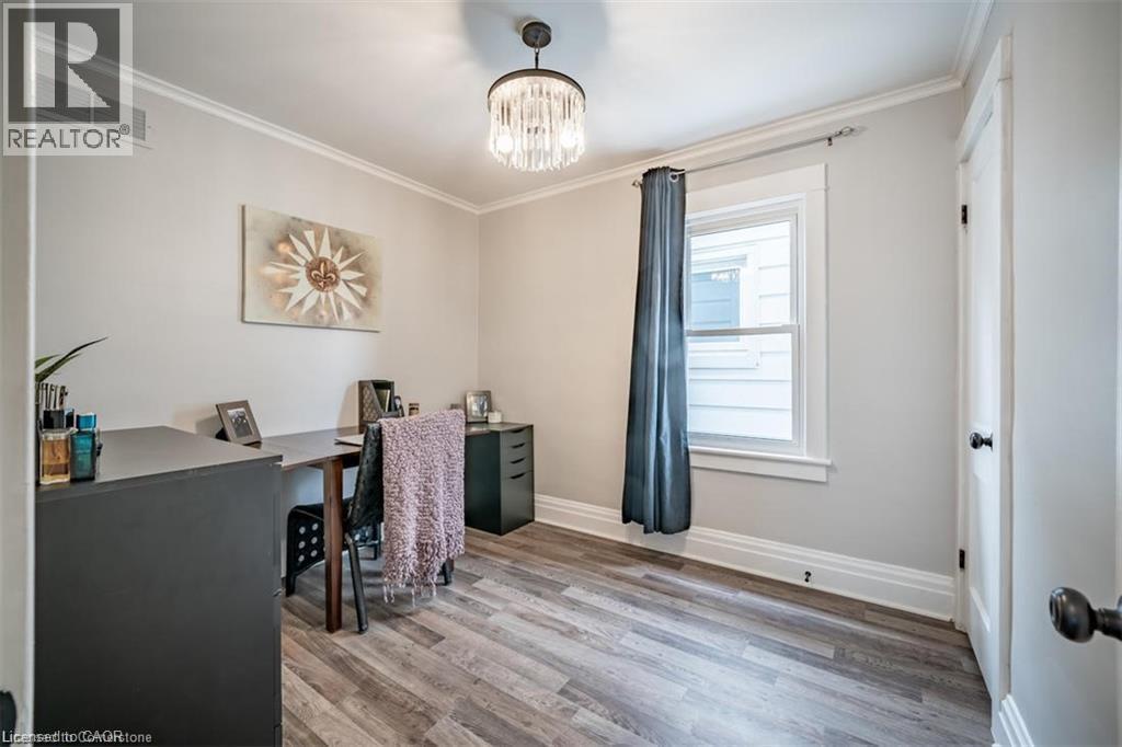 Photo 9 of 154 Cameron Avenue N, Hamilton ON