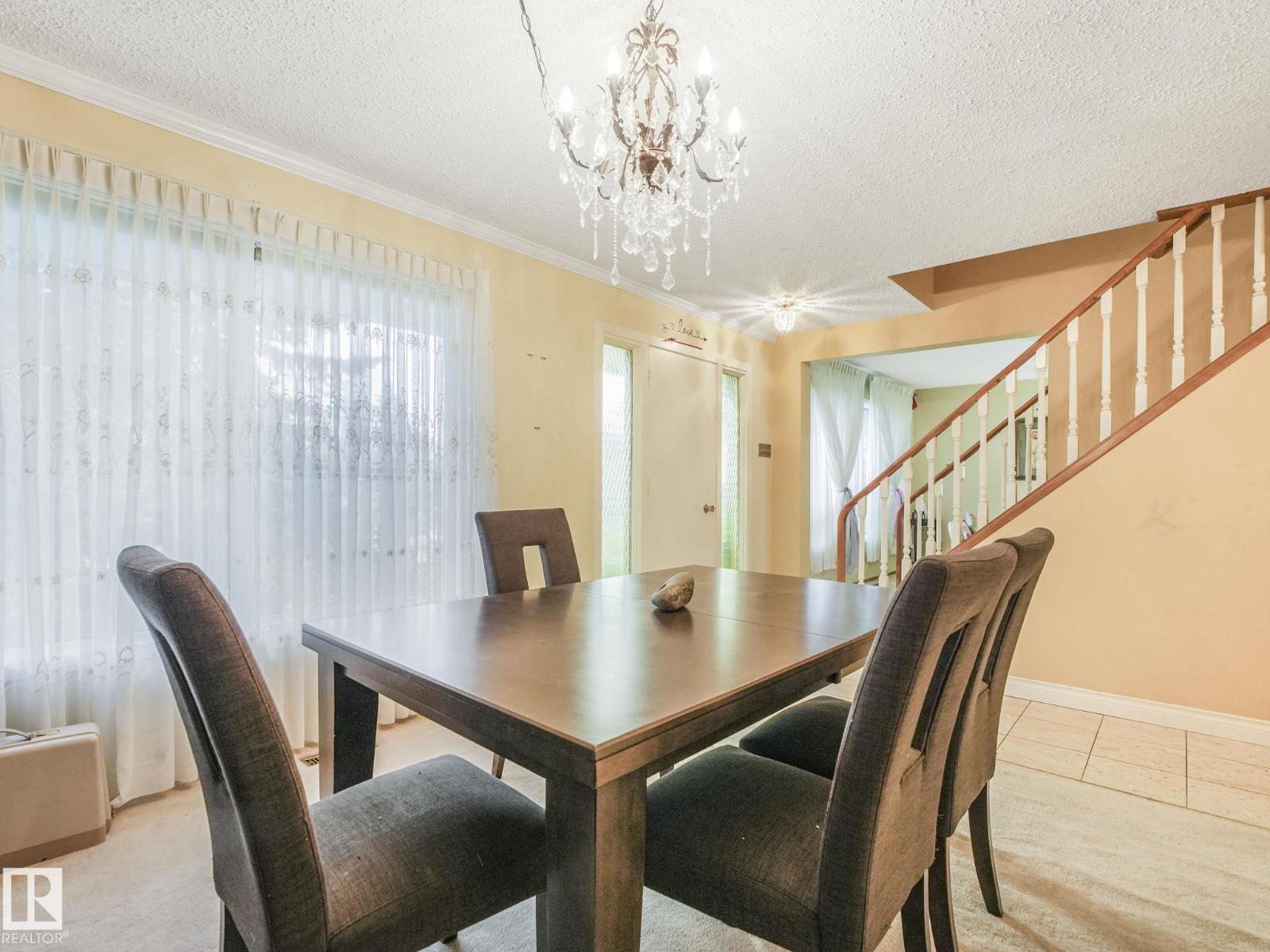 Photo 9 of 15119 86 St Nw, Edmonton AB