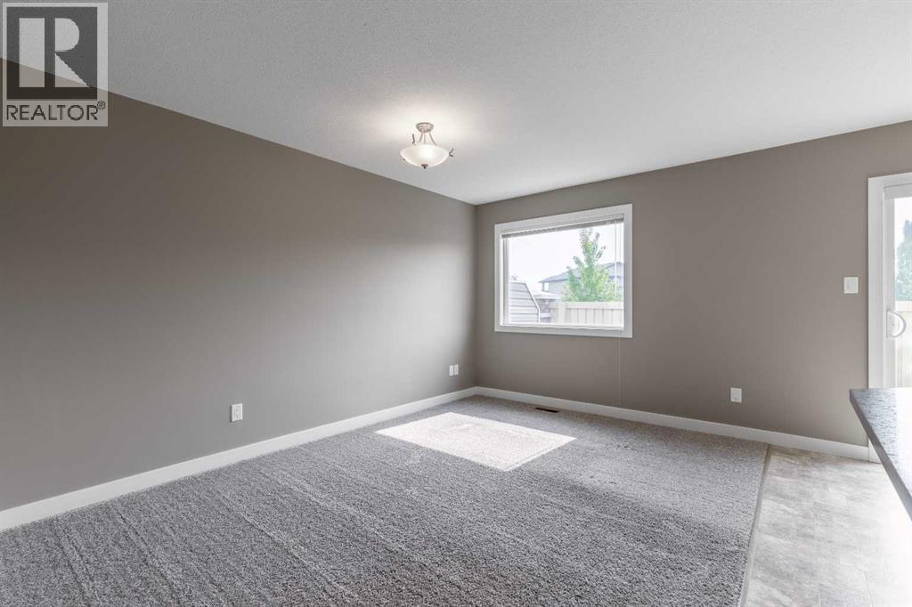 Photo 10 of 2 205 Silkstone Road W, Lethbridge AB