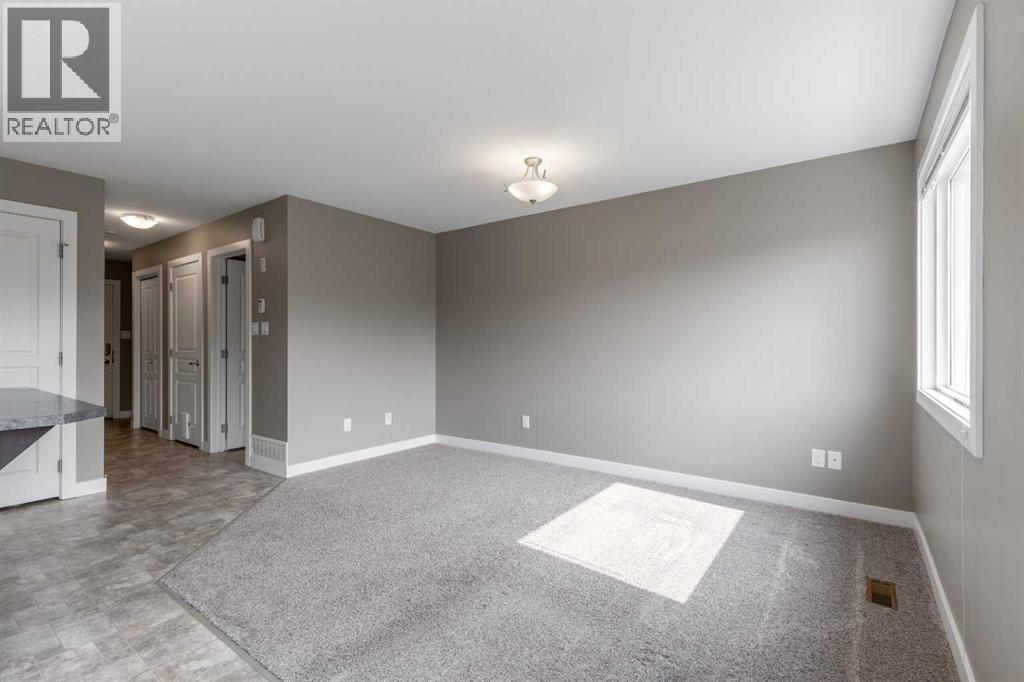 Photo 11 of 2 205 Silkstone Road W, Lethbridge AB