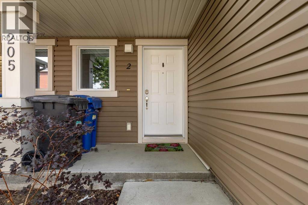 Photo 5 of 2 205 Silkstone Road W, Lethbridge AB