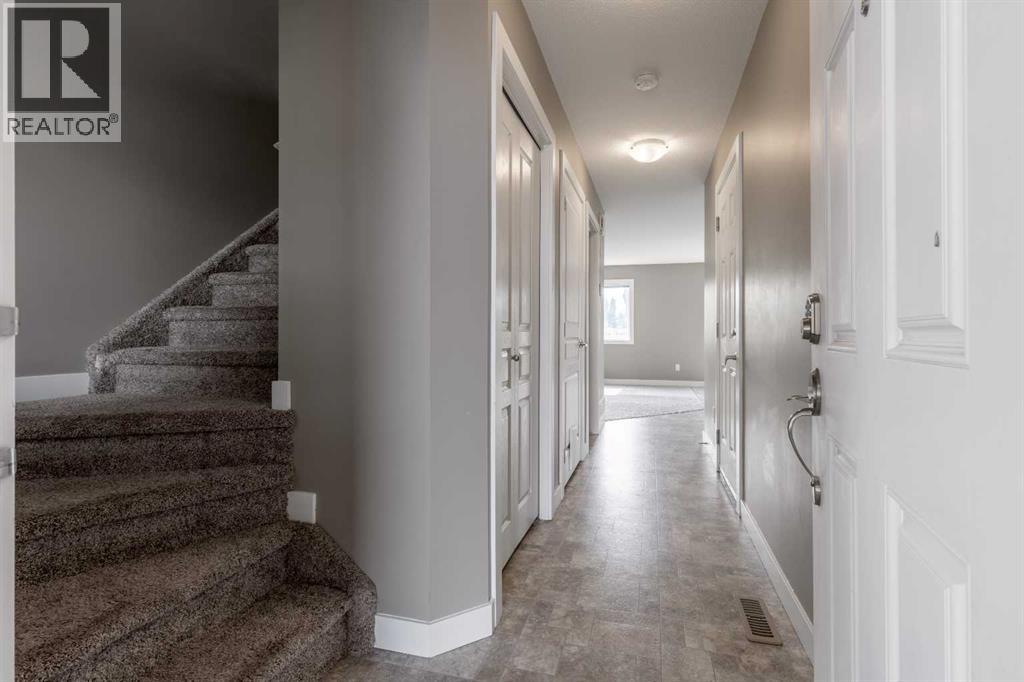 Photo 6 of 2 205 Silkstone Road W, Lethbridge AB