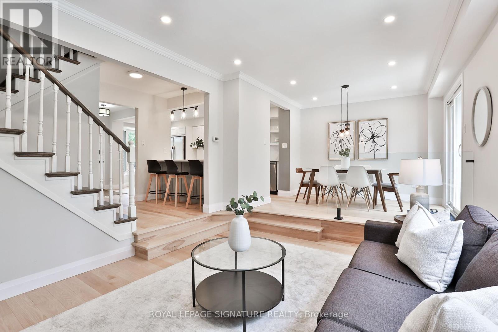 Photo 2 of 1880 Carrera Court, Mississauga ON