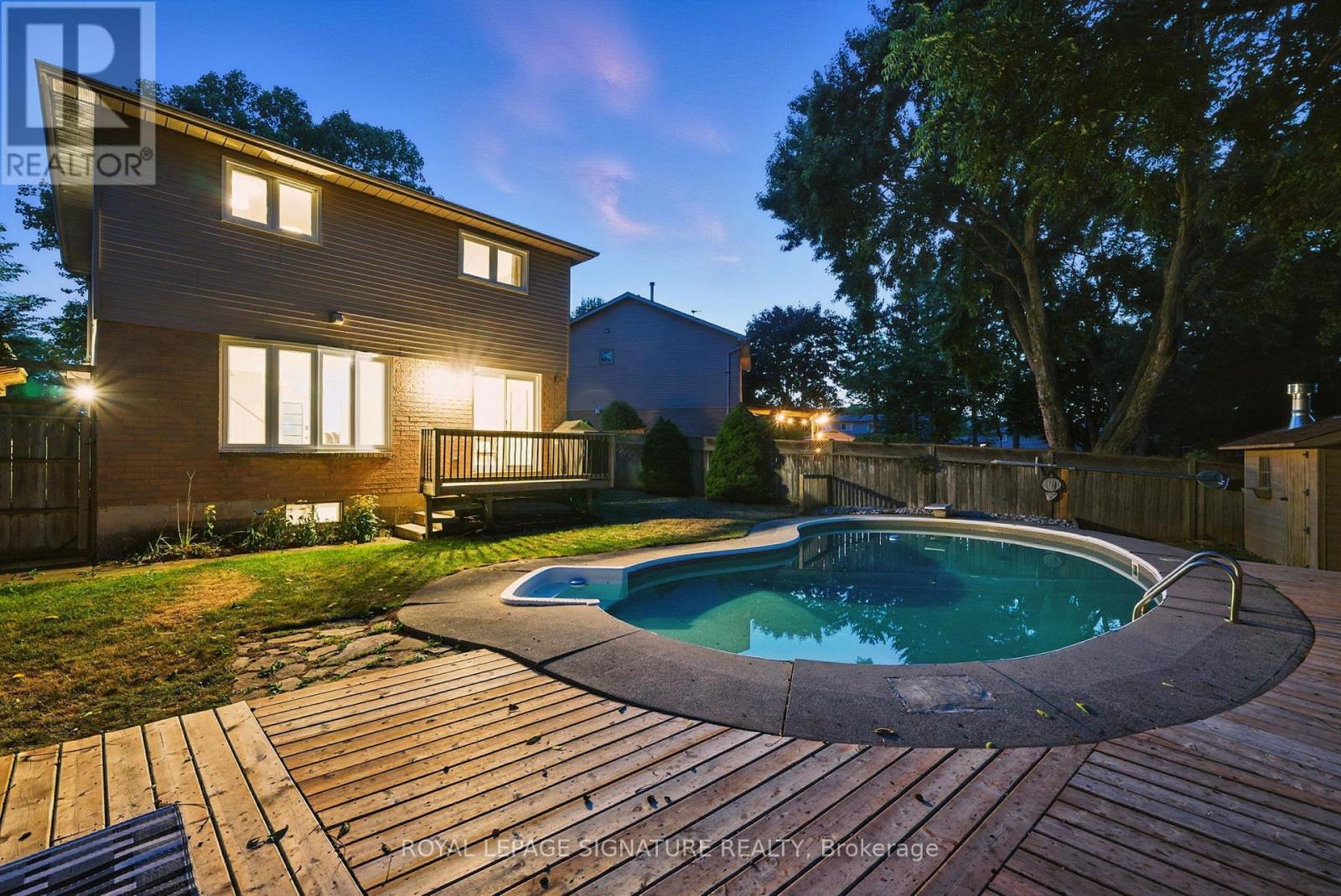 Photo 38 of 1880 Carrera Court, Mississauga ON