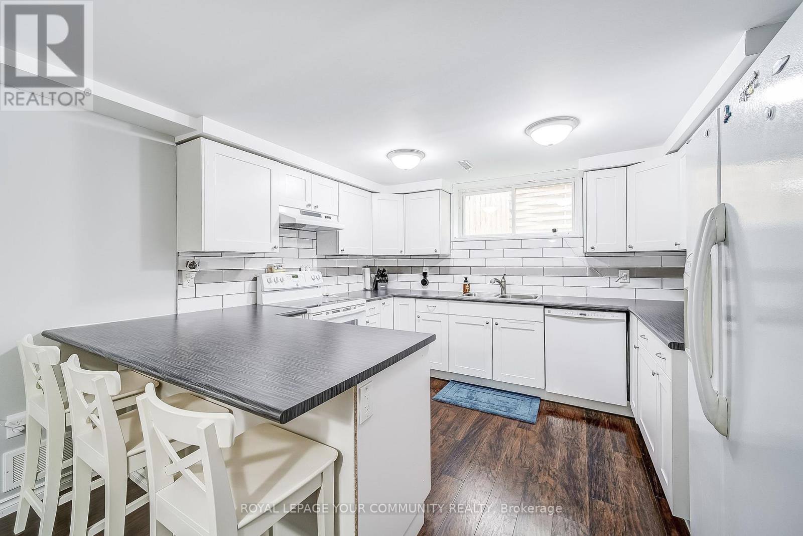 Photo 29 of 125 Biscayne Boulevard E, Georgina ON