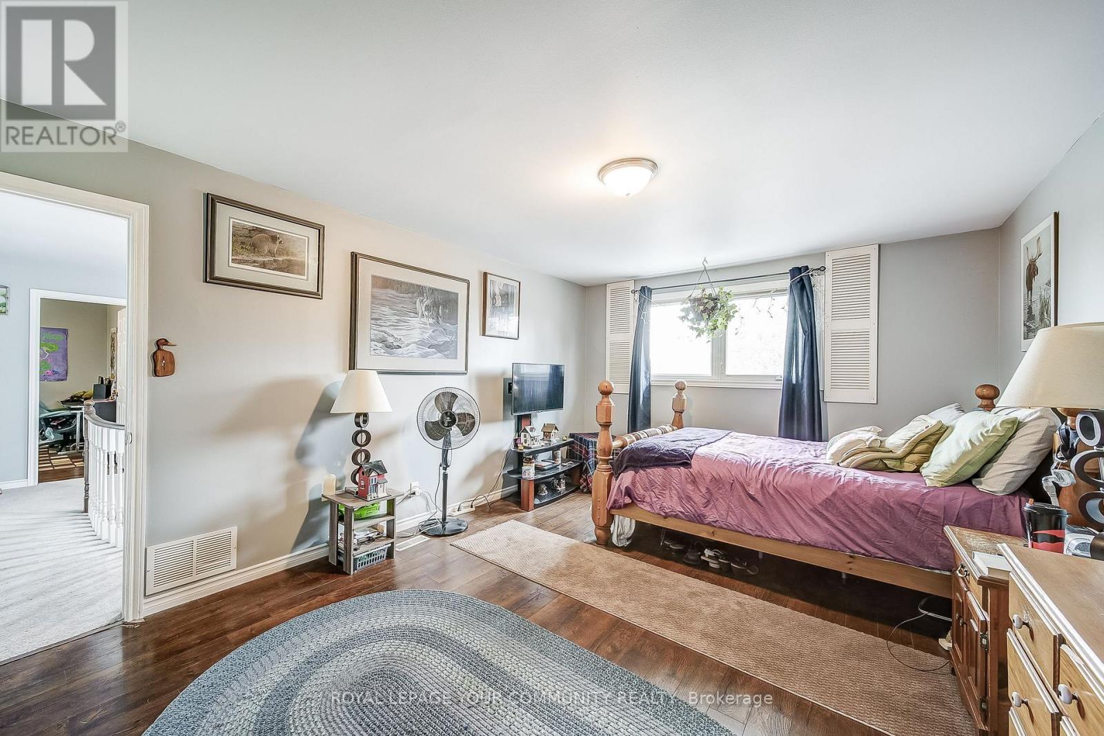 Photo 25 of 125 Biscayne Boulevard E, Georgina ON
