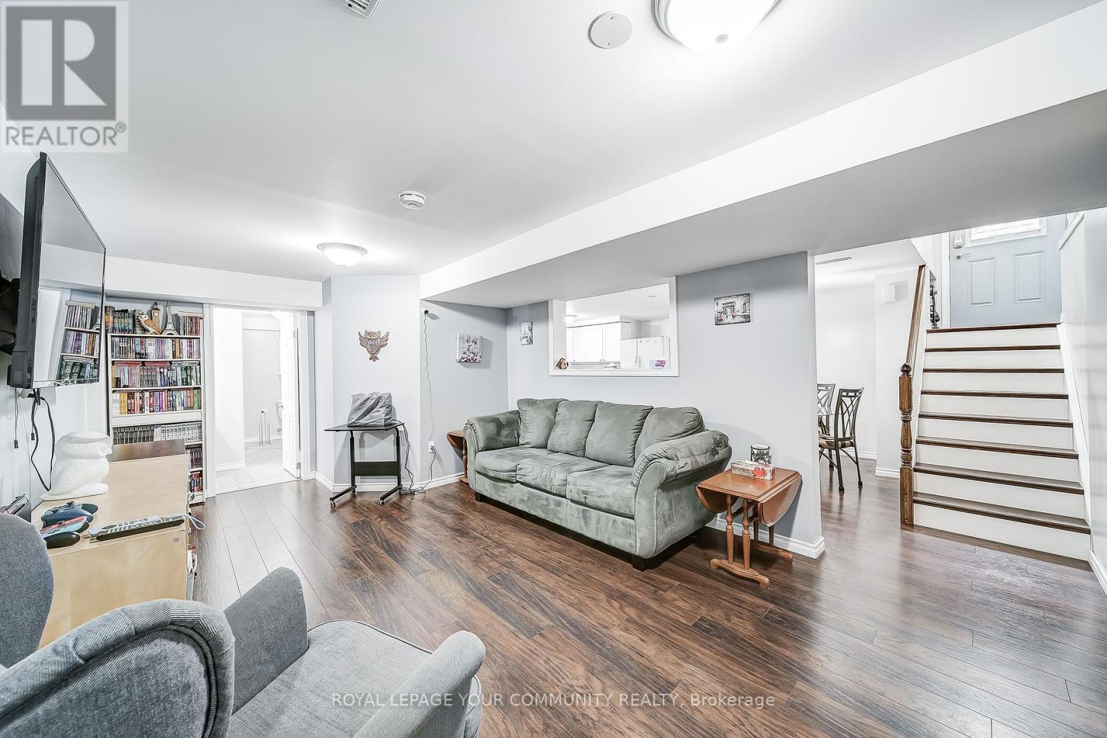 Photo 32 of 125 Biscayne Boulevard E, Georgina ON