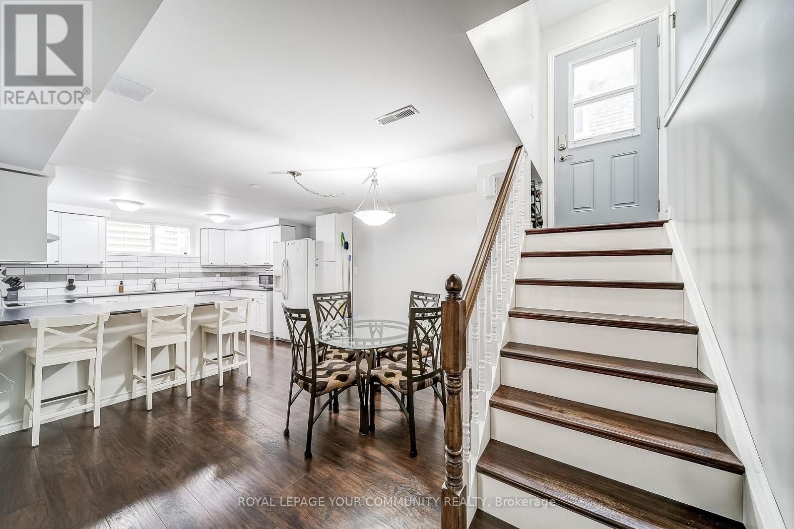 Photo 27 of 125 Biscayne Boulevard E, Georgina ON