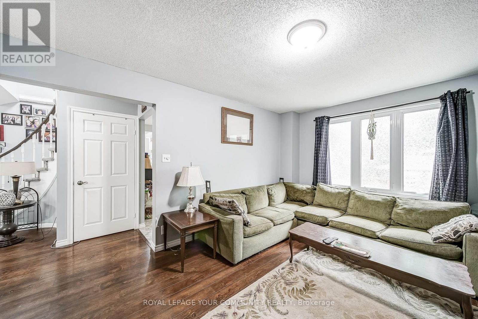 Photo 12 of 125 Biscayne Boulevard E, Georgina ON