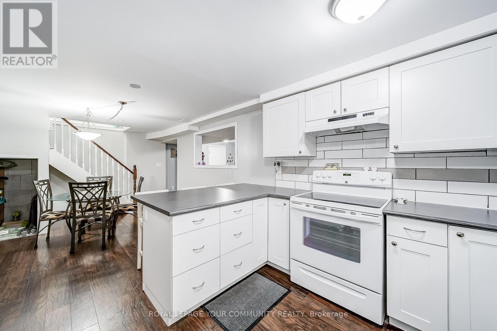 Photo 30 of 125 Biscayne Boulevard E, Georgina ON