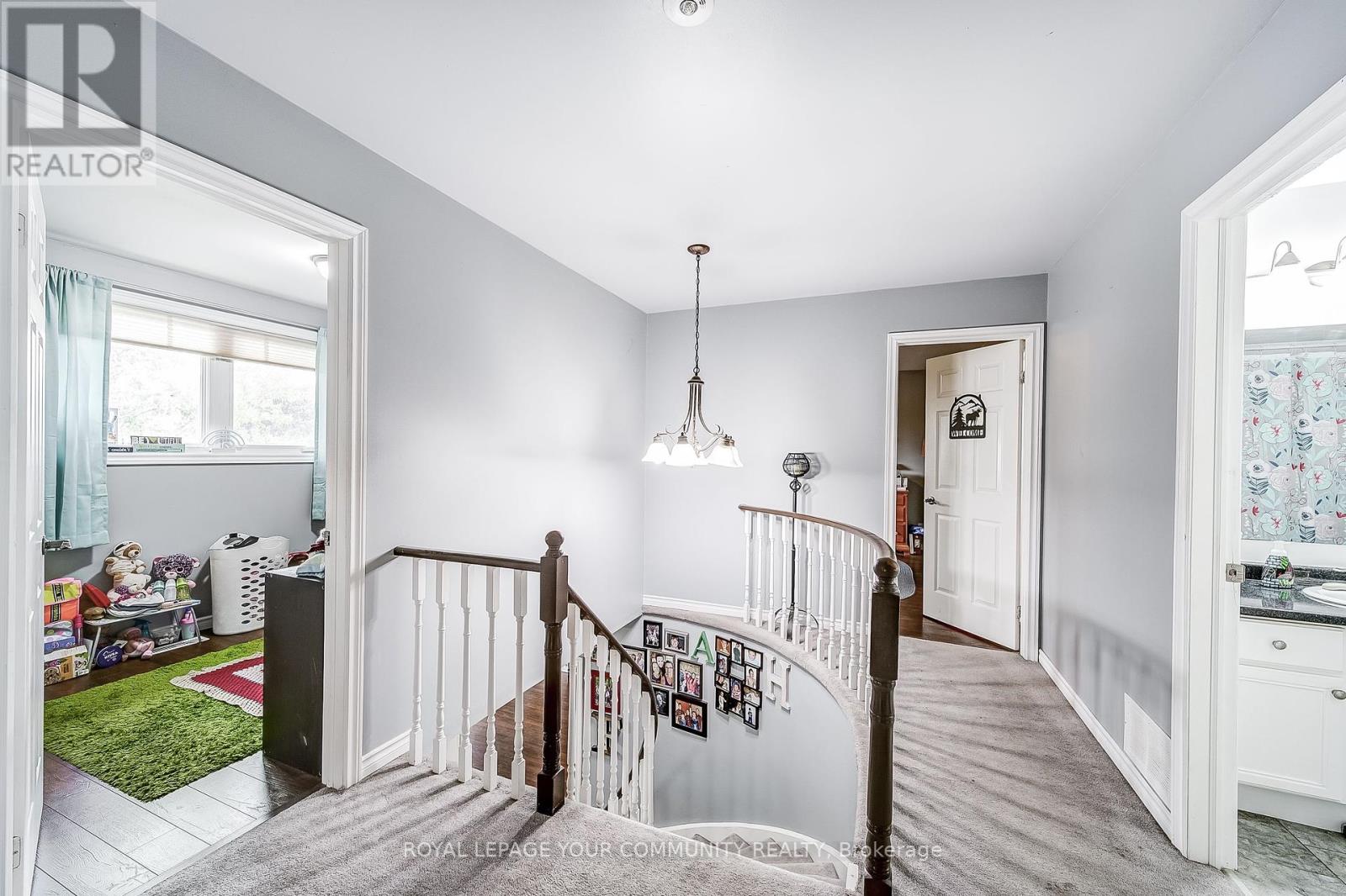 Photo 19 of 125 Biscayne Boulevard E, Georgina ON