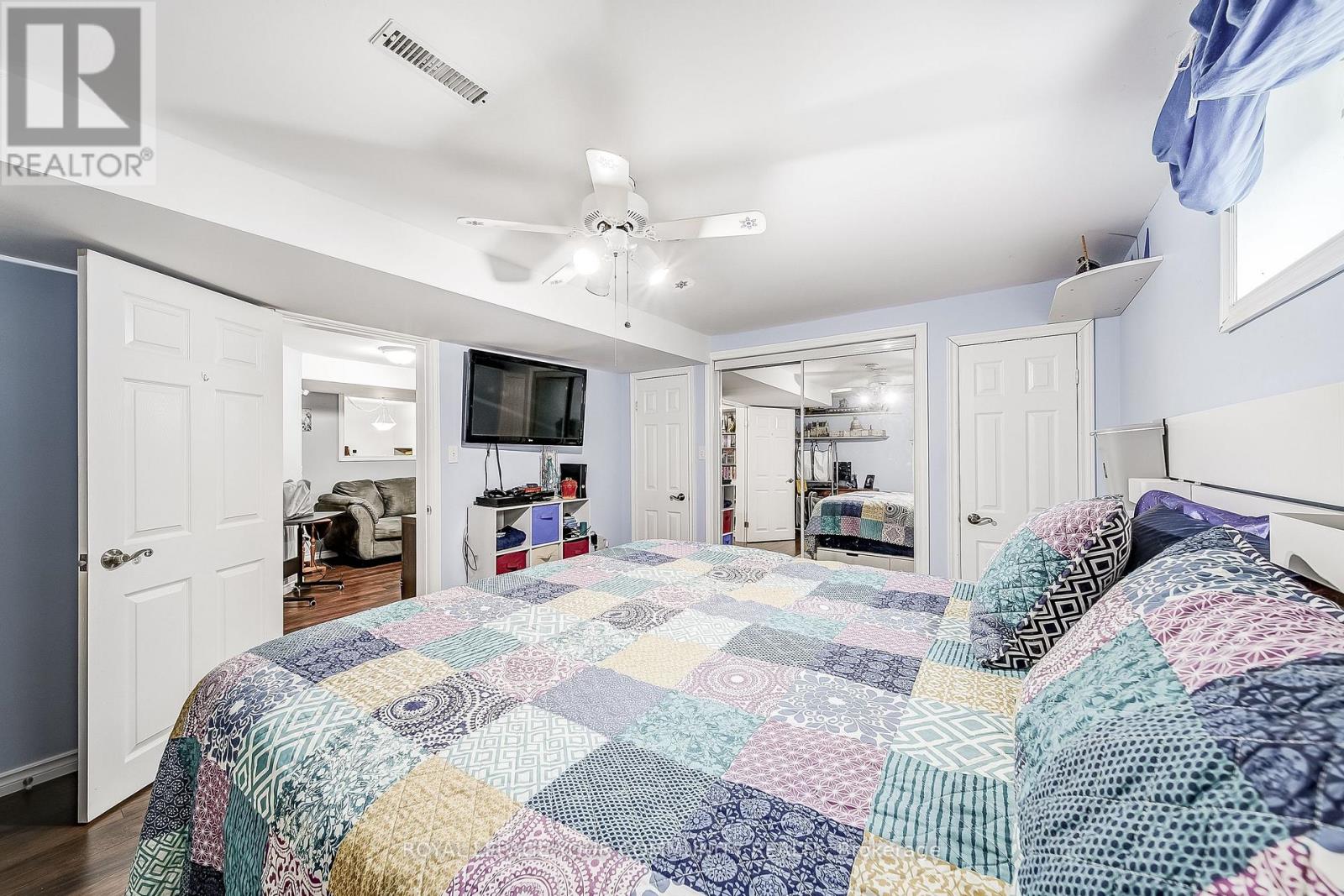 Photo 40 of 125 Biscayne Boulevard E, Georgina ON