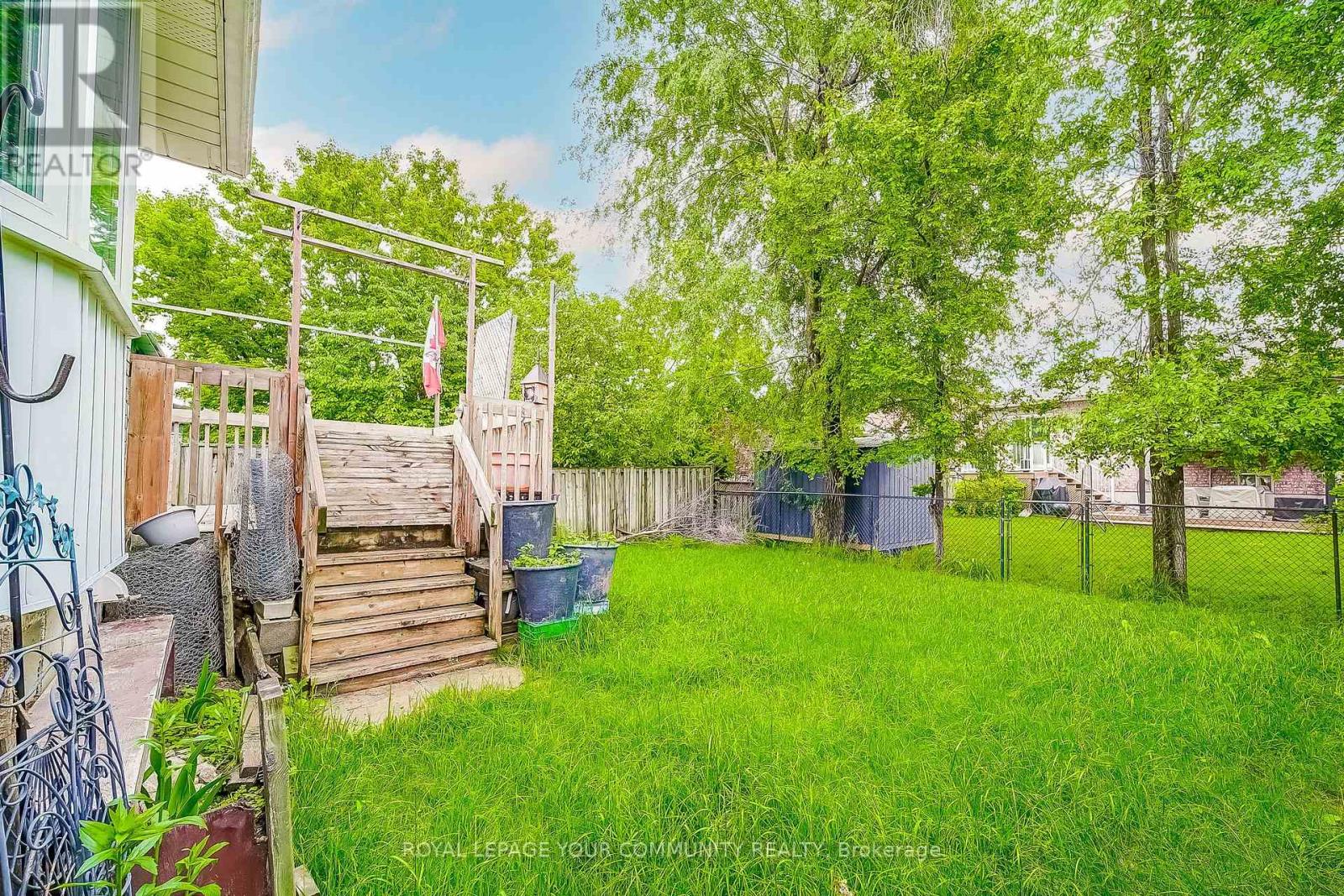 Photo 44 of 125 Biscayne Boulevard E, Georgina ON