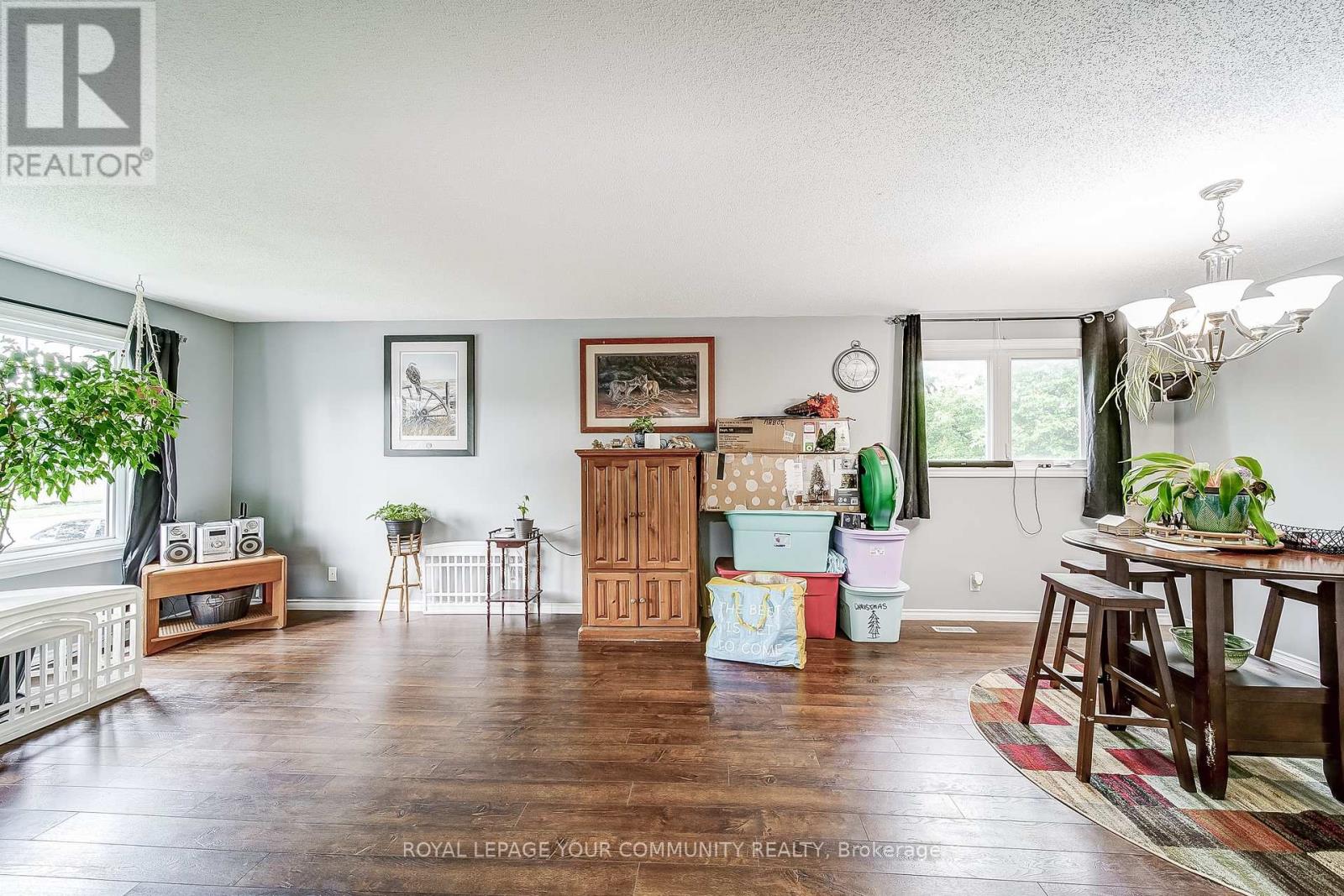 Photo 5 of 125 Biscayne Boulevard E, Georgina ON