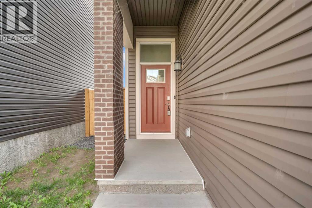Photo 4 of 385 Corner Meadows Way Ne, Calgary AB