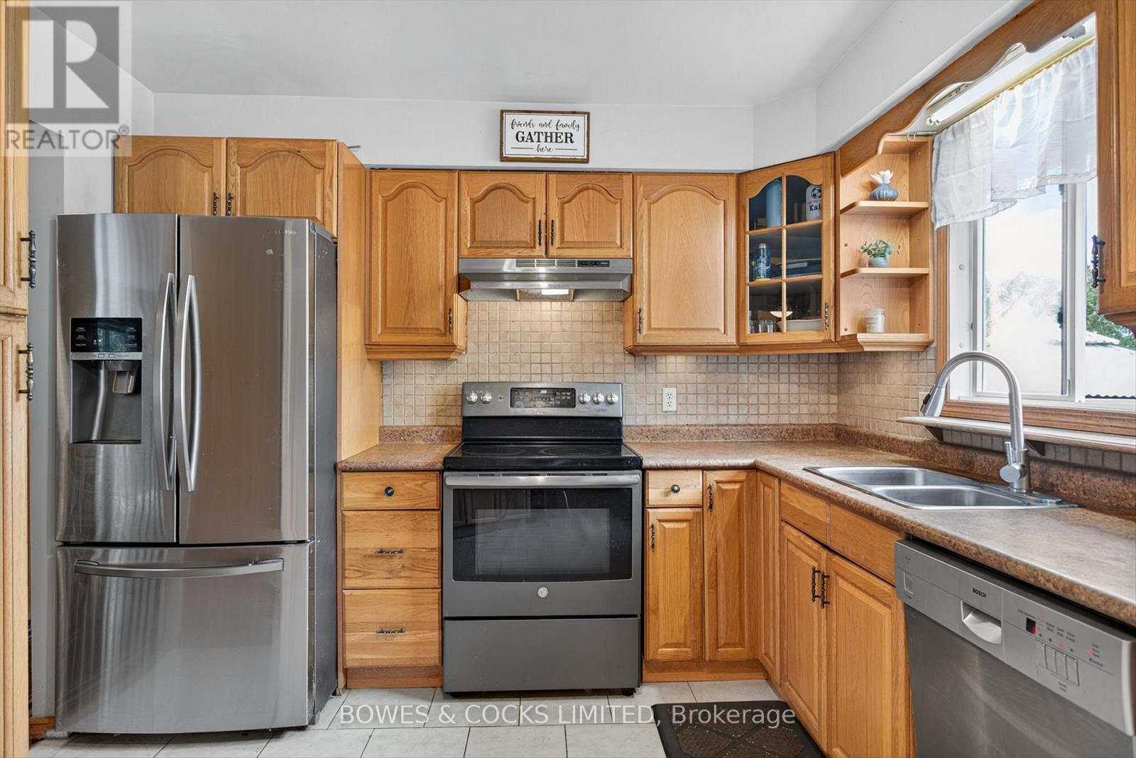 Photo 10 of 1349 Tudor Crescent, Peterborough ON