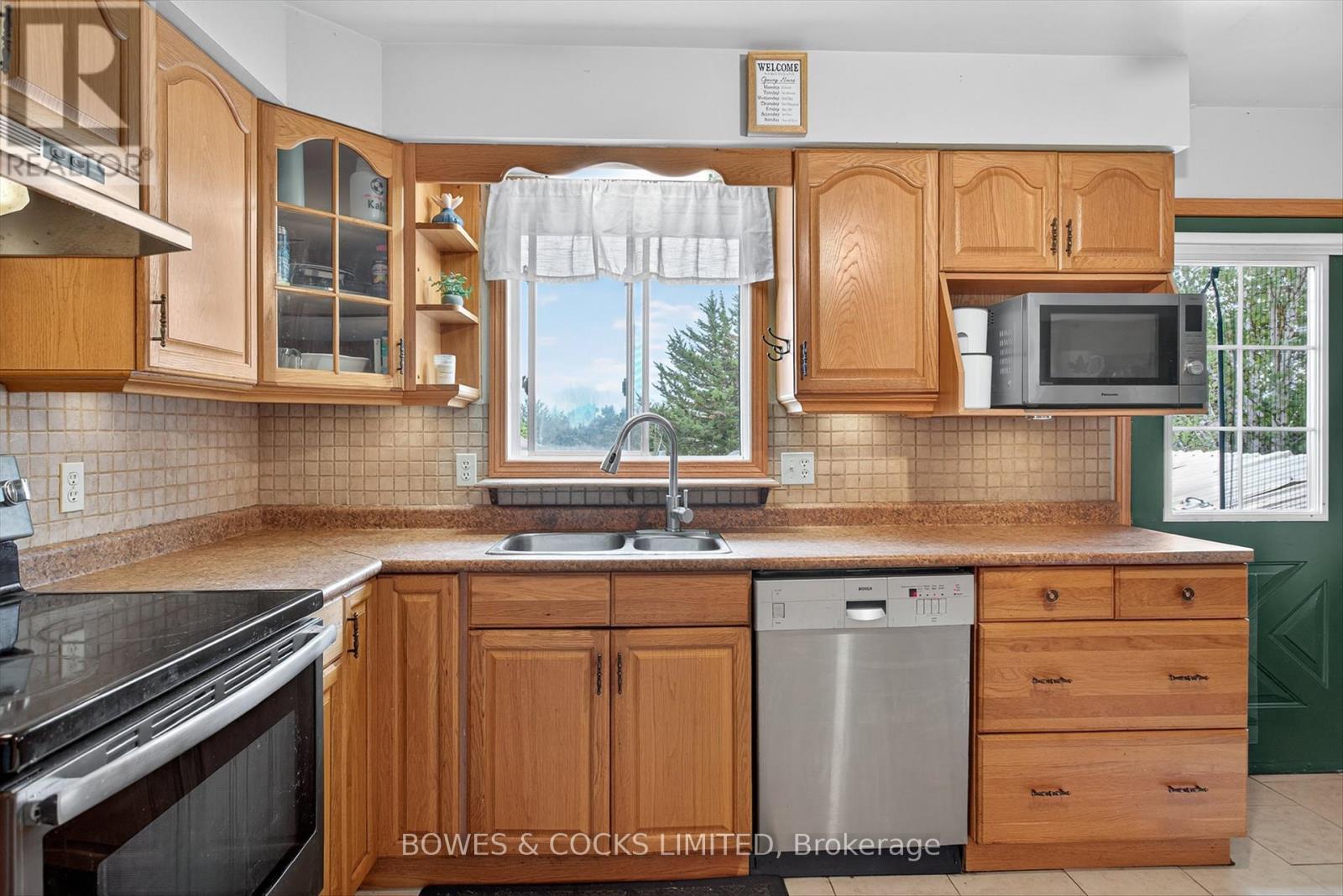 Photo 11 of 1349 Tudor Crescent, Peterborough ON