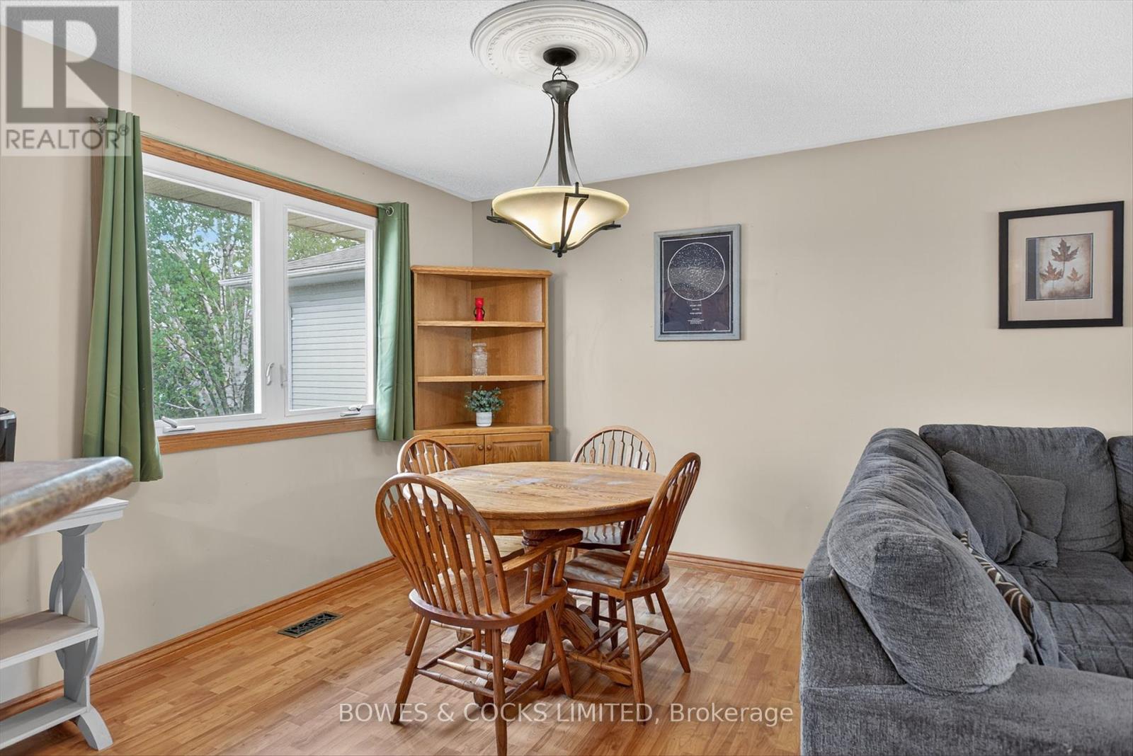 Photo 13 of 1349 Tudor Crescent, Peterborough ON