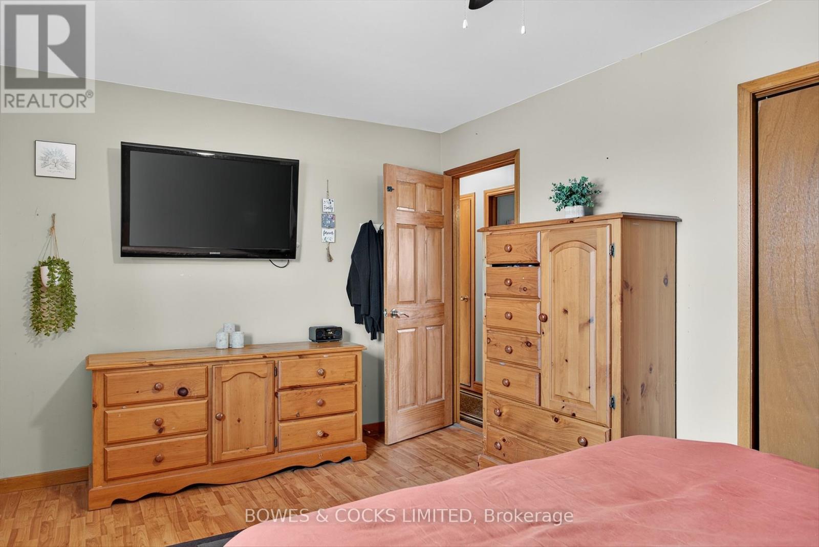 Photo 17 of 1349 Tudor Crescent, Peterborough ON