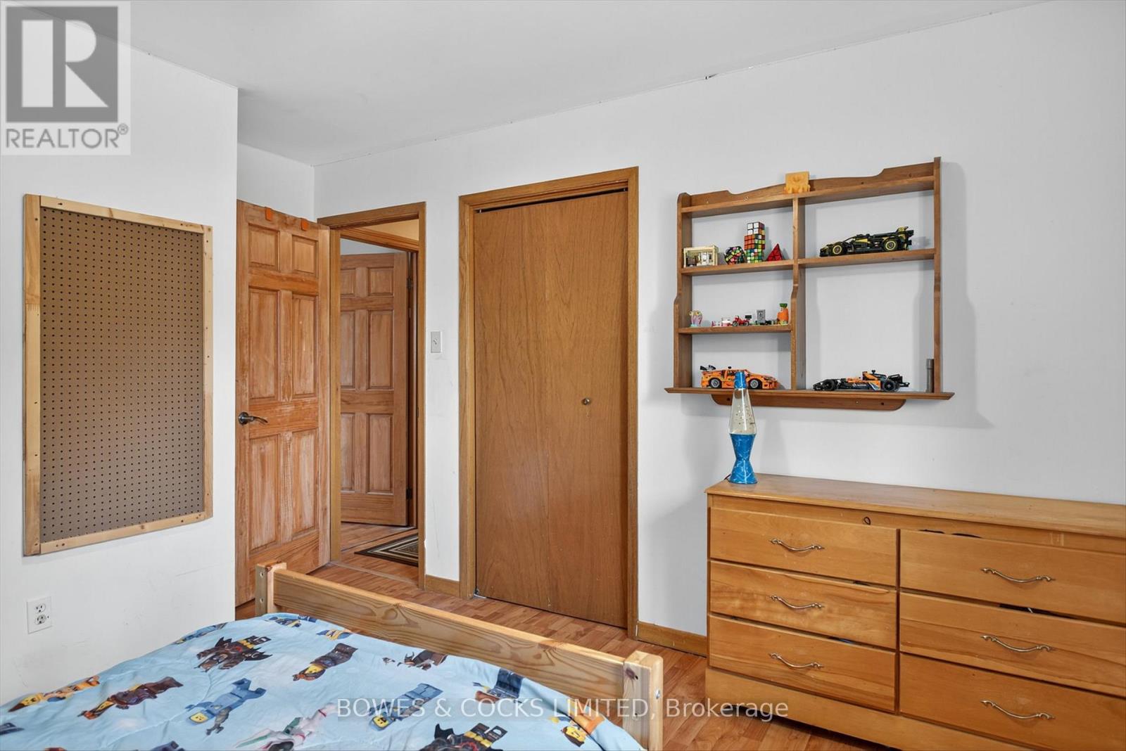 Photo 18 of 1349 Tudor Crescent, Peterborough ON
