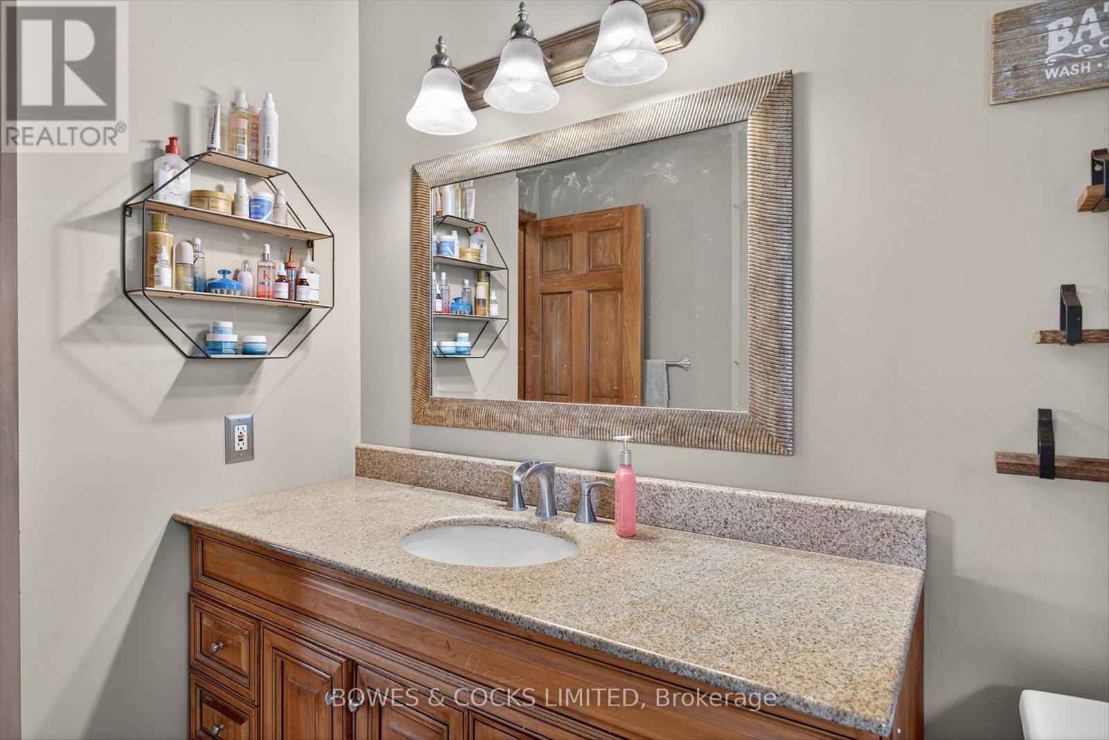 Photo 20 of 1349 Tudor Crescent, Peterborough ON
