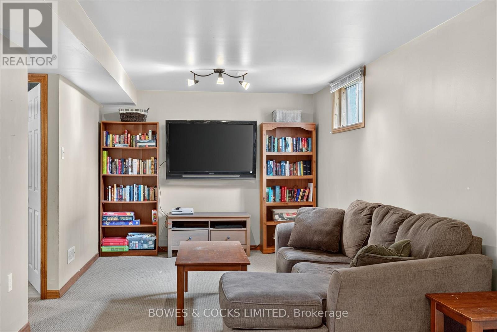 Photo 22 of 1349 Tudor Crescent, Peterborough ON