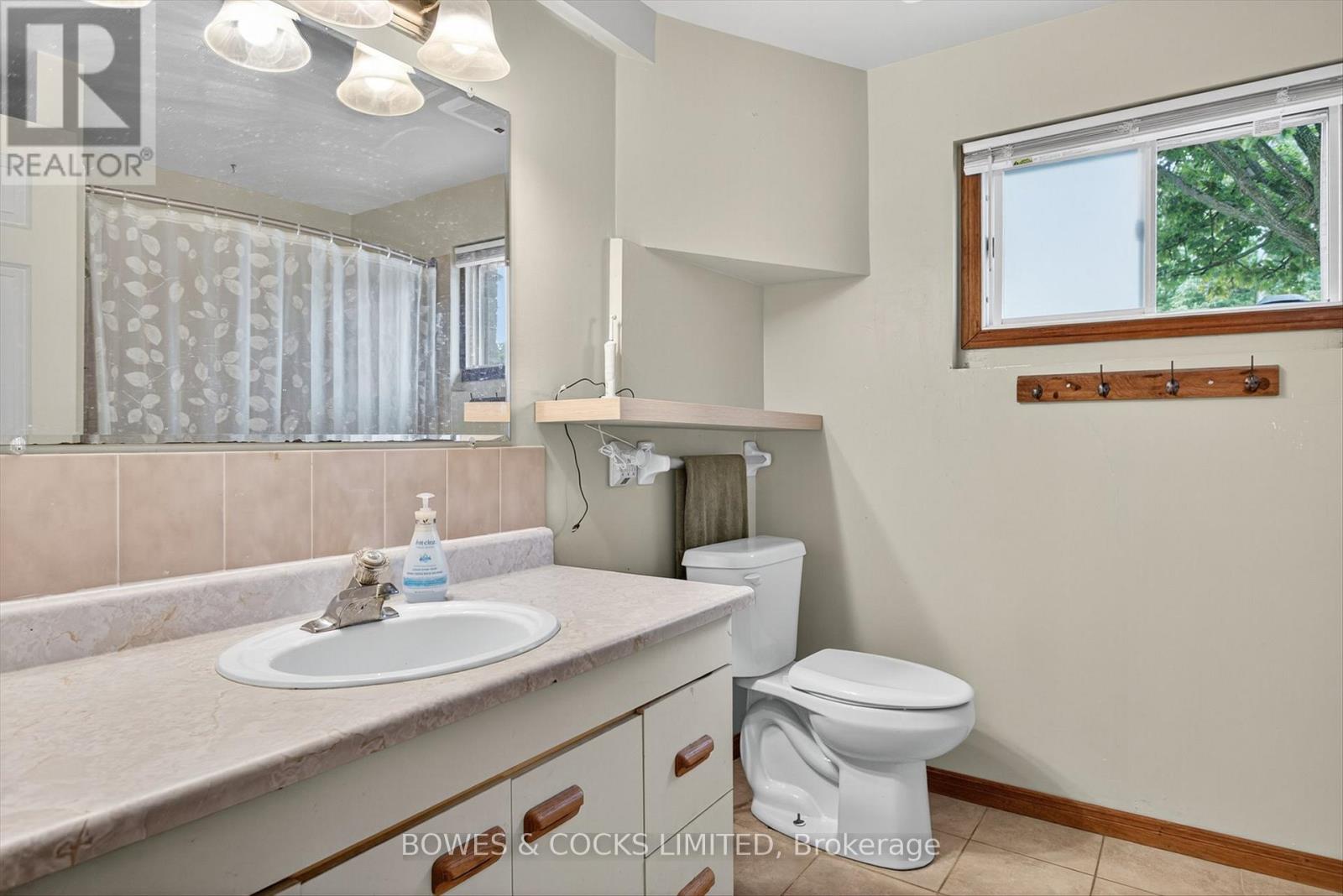 Photo 25 of 1349 Tudor Crescent, Peterborough ON