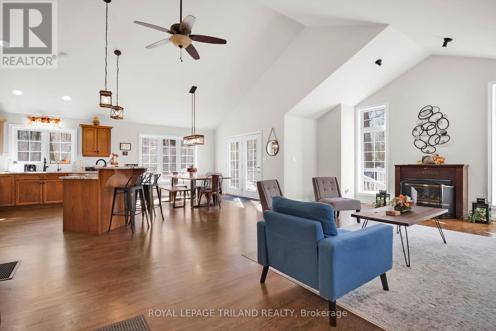 9945 RIVERVIEW ROAD Property Photo