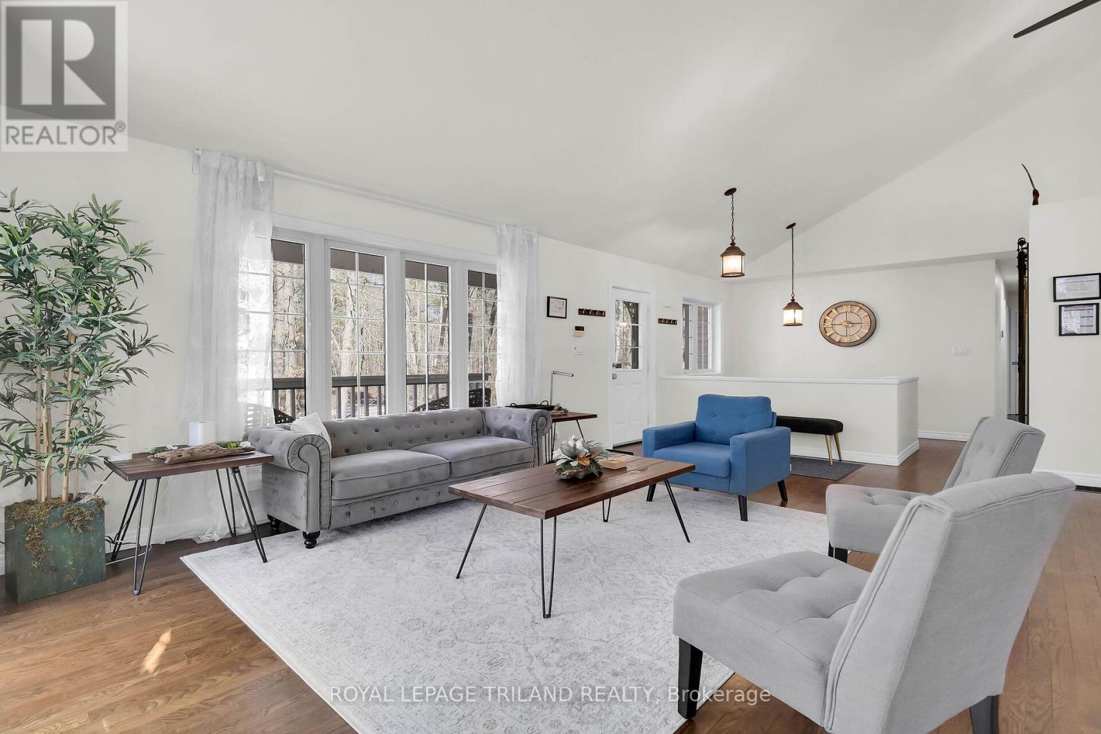 9945 RIVERVIEW ROAD Property Photo