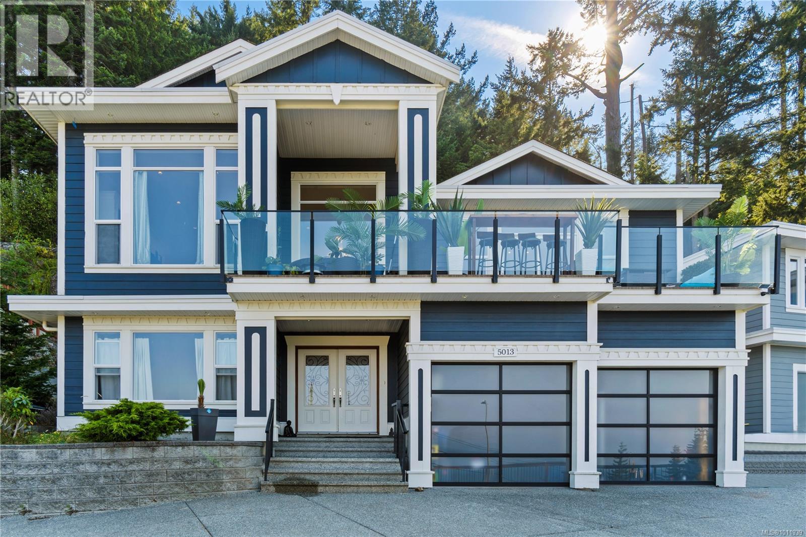 Photo 1 of 5013 Laguna Way, Nanaimo BC