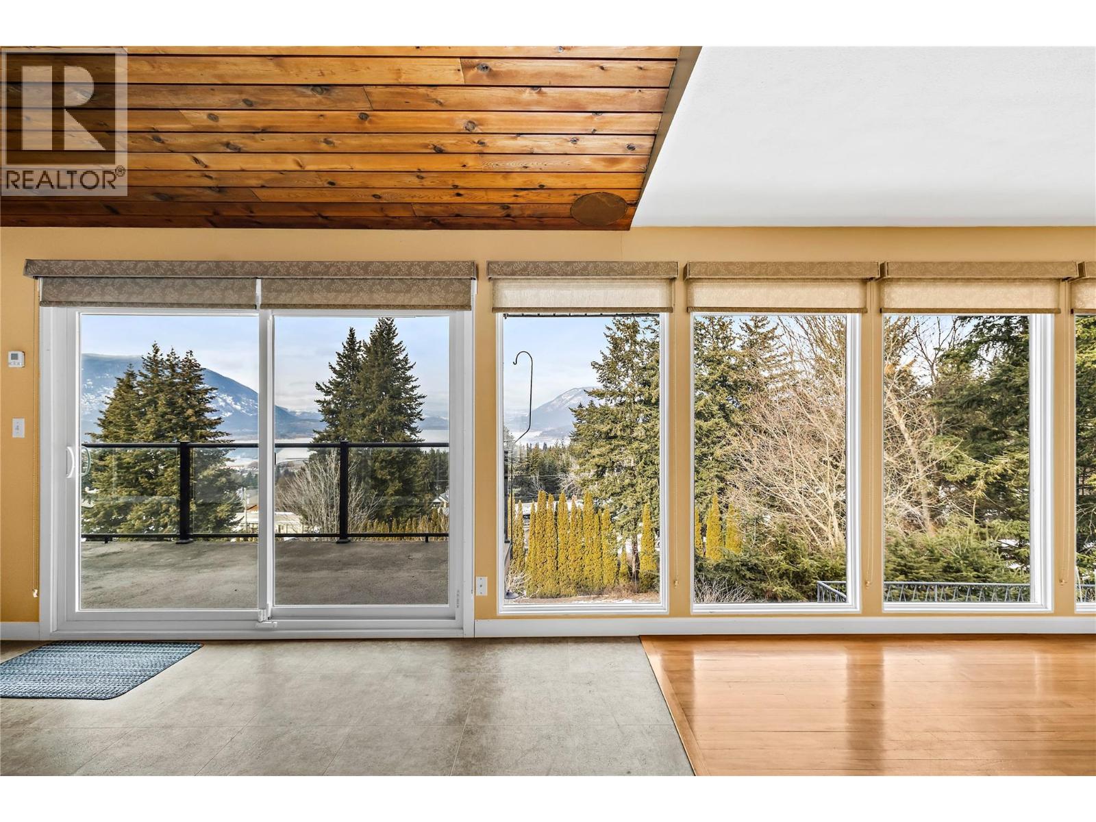 Photo 11 of 1681 12 Avenue Se, Salmon Arm BC