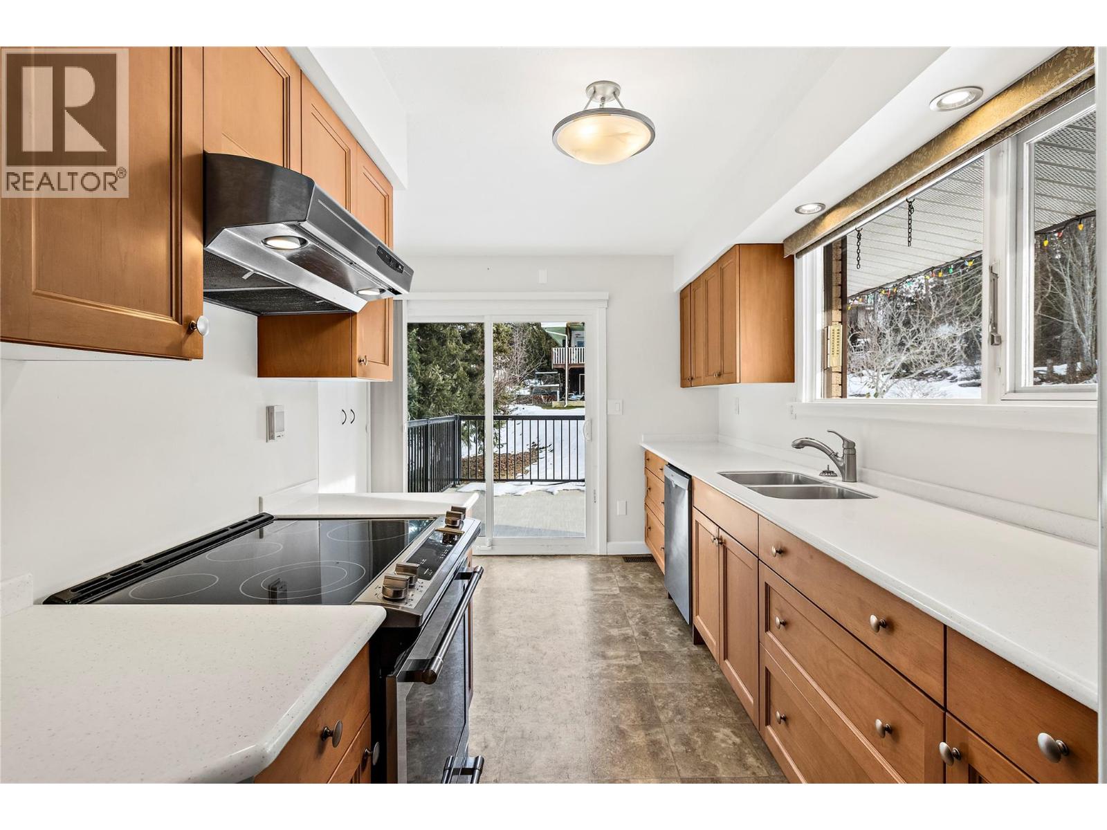 Photo 6 of 1681 12 Avenue Se, Salmon Arm BC