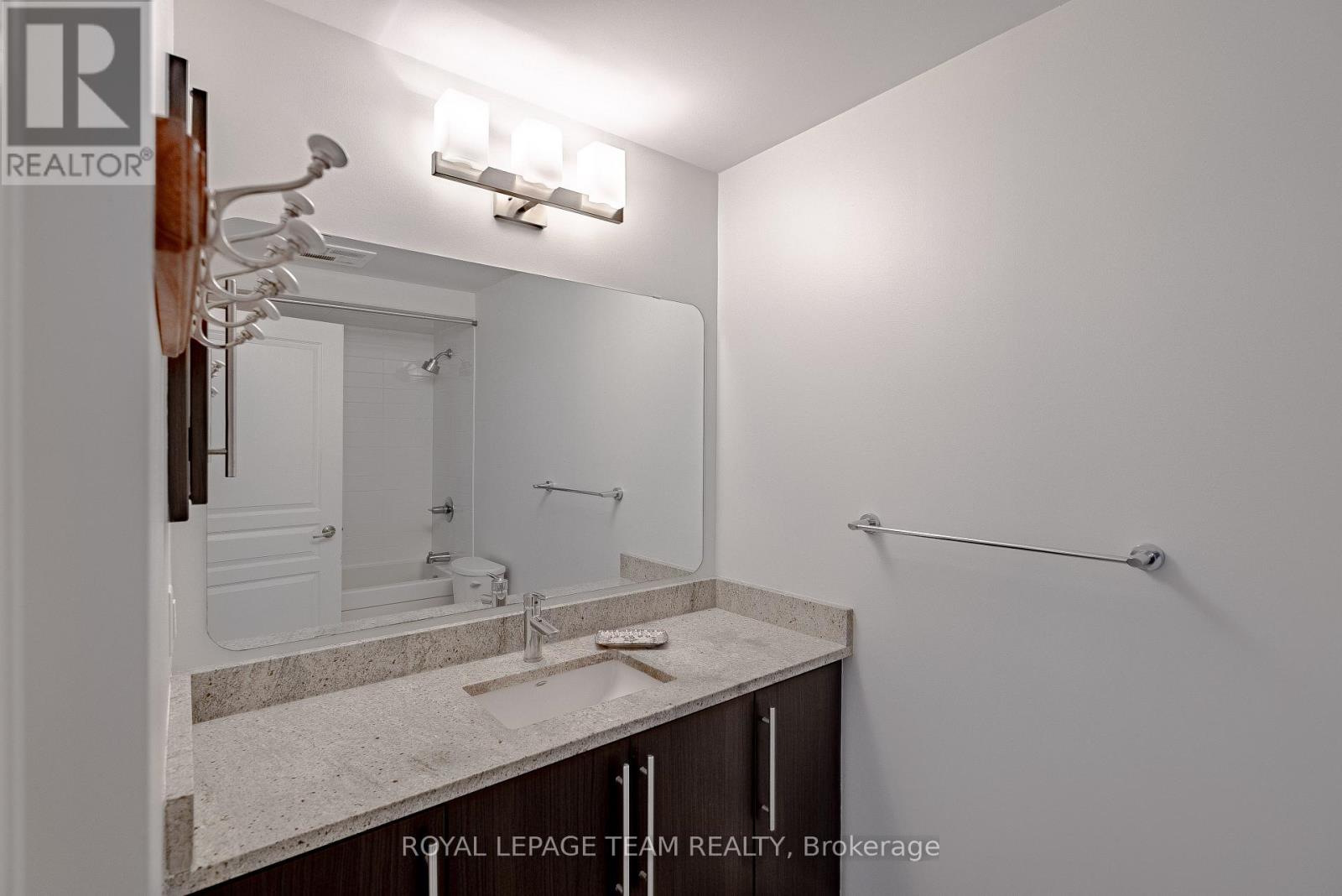 Photo 15 of 1209 238 Besserer Street, Ottawa ON