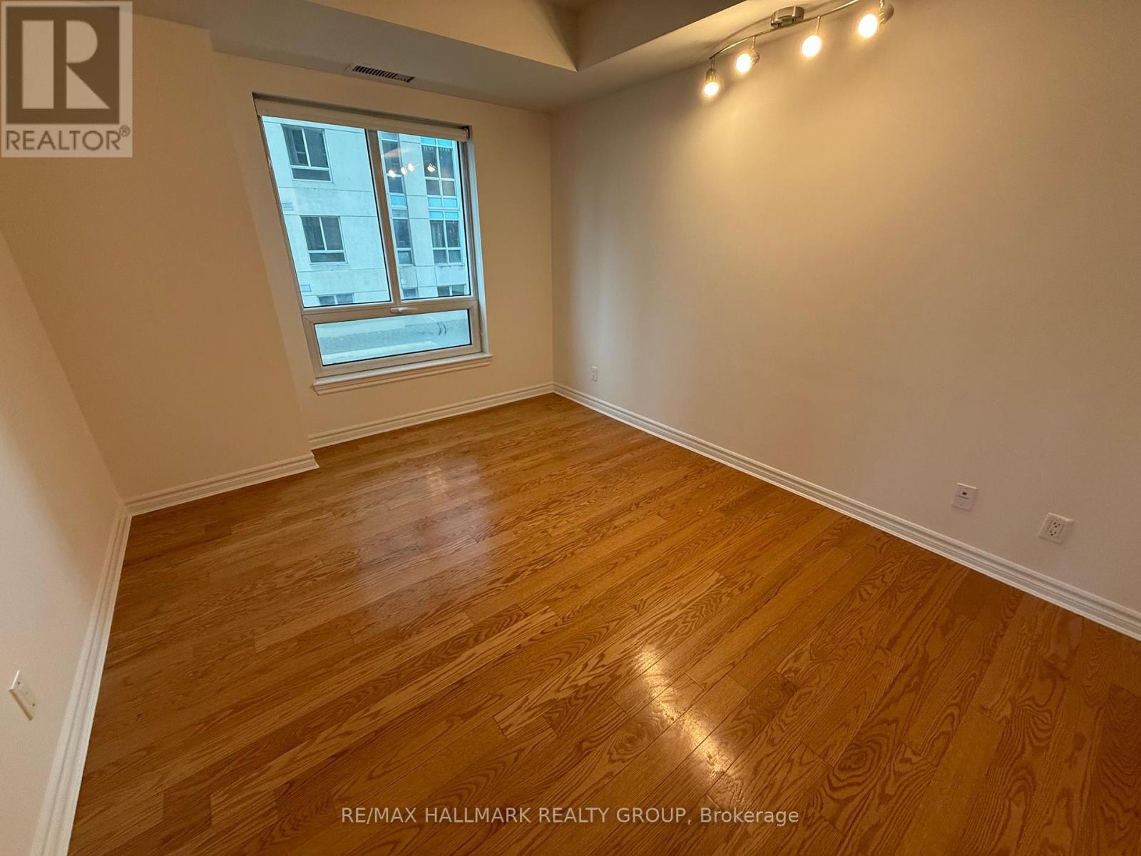 Photo 11 of 512 234 Rideau Street, Ottawa ON