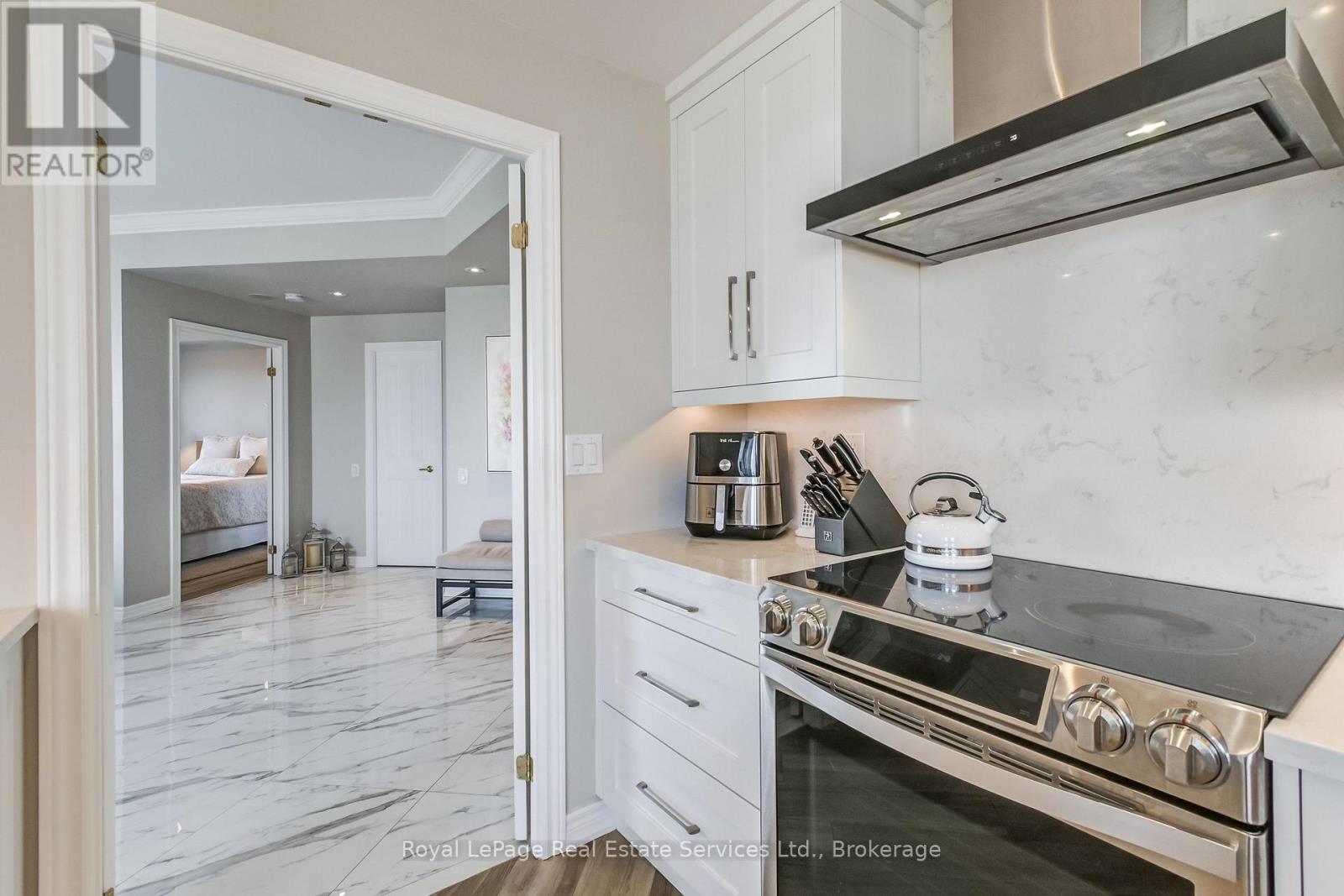 Photo 21 of Ph 1 60 Old Mill Road, Oakville ON