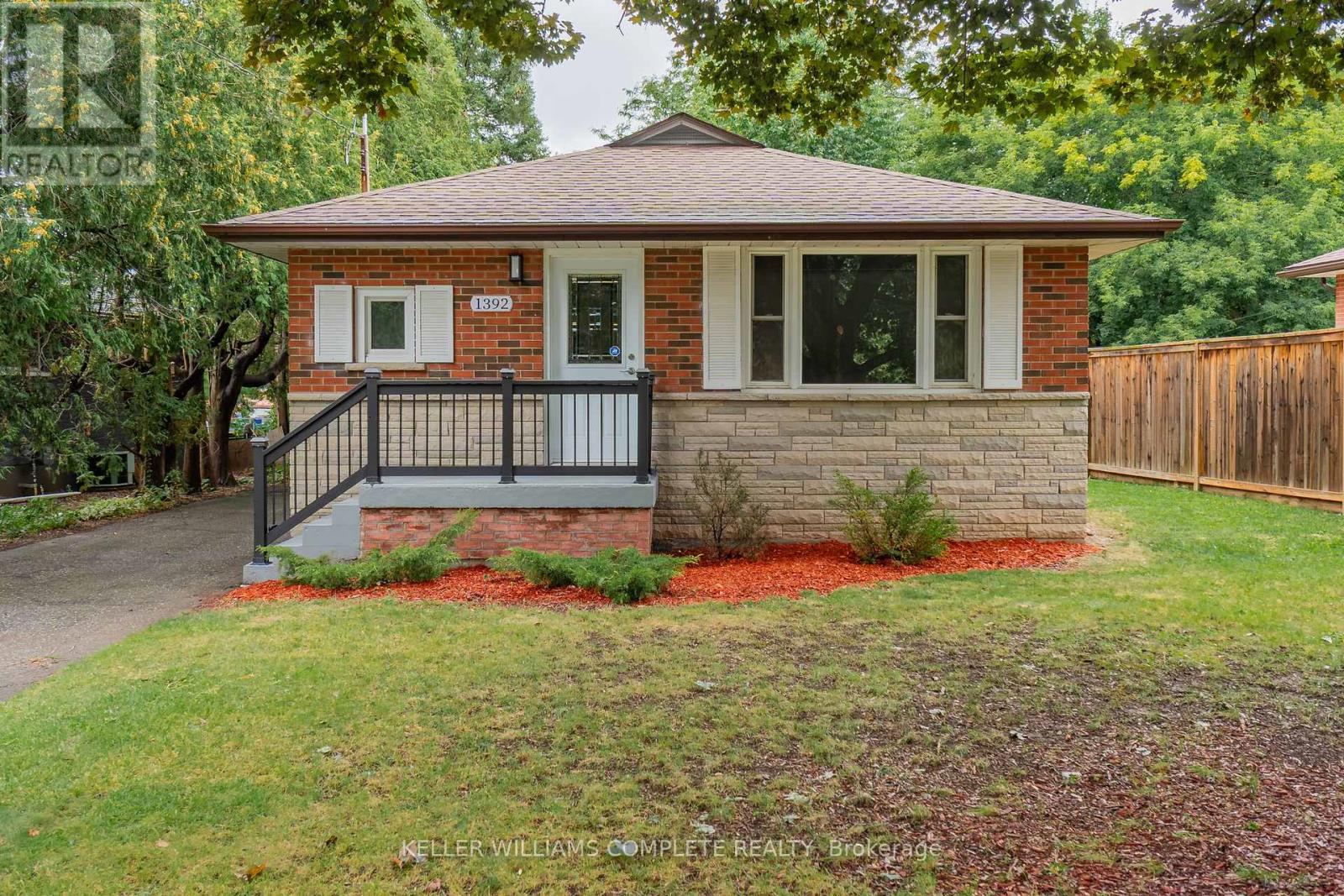Photo 1 of 1392 Royal Drive, Burlington ON