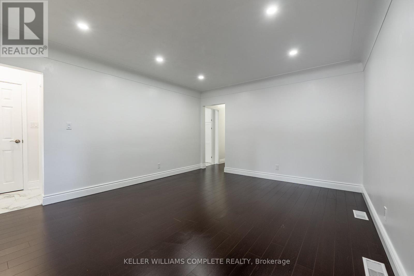 Photo 10 of 1392 Royal Drive, Burlington ON