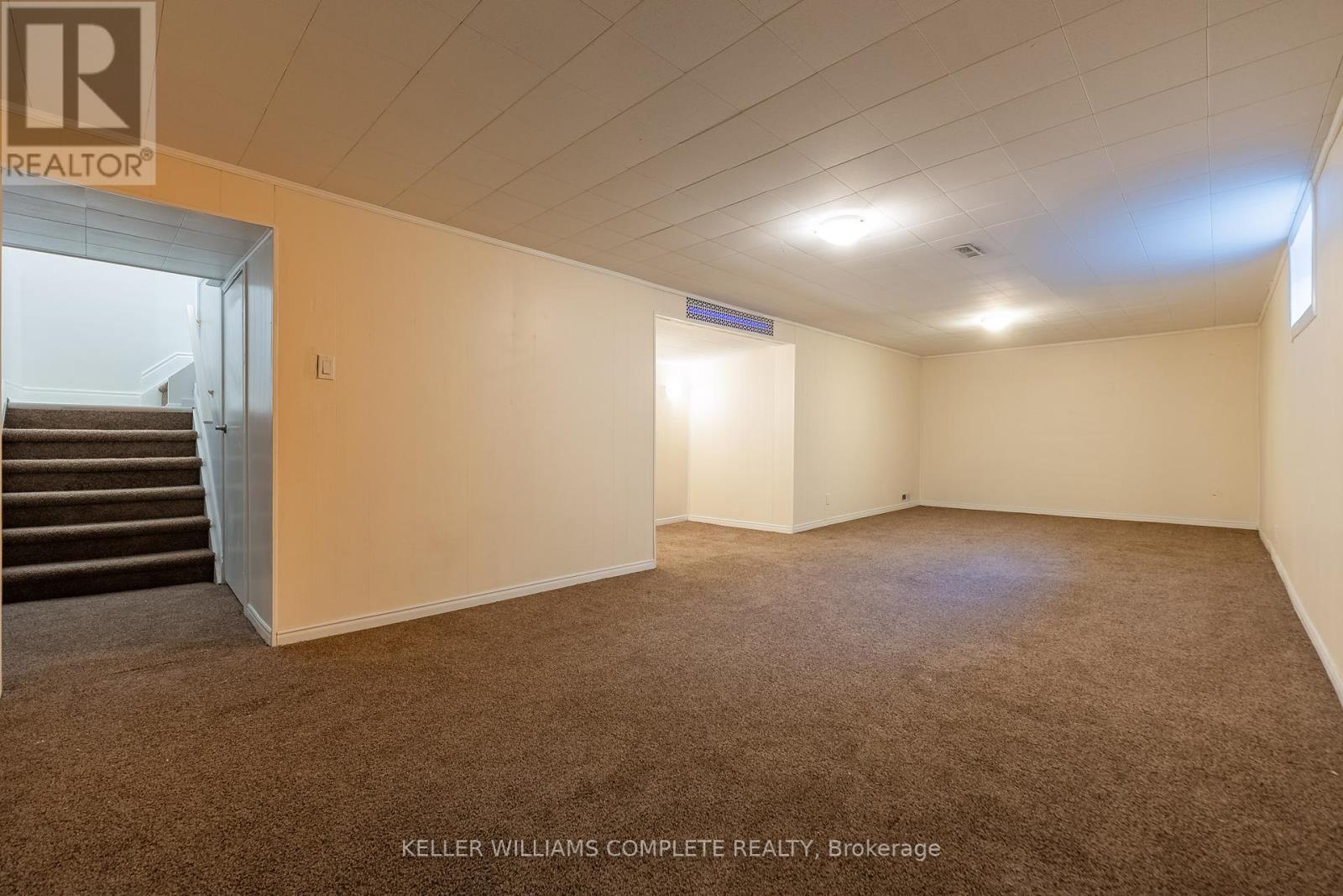 Photo 27 of 1392 Royal Drive, Burlington ON