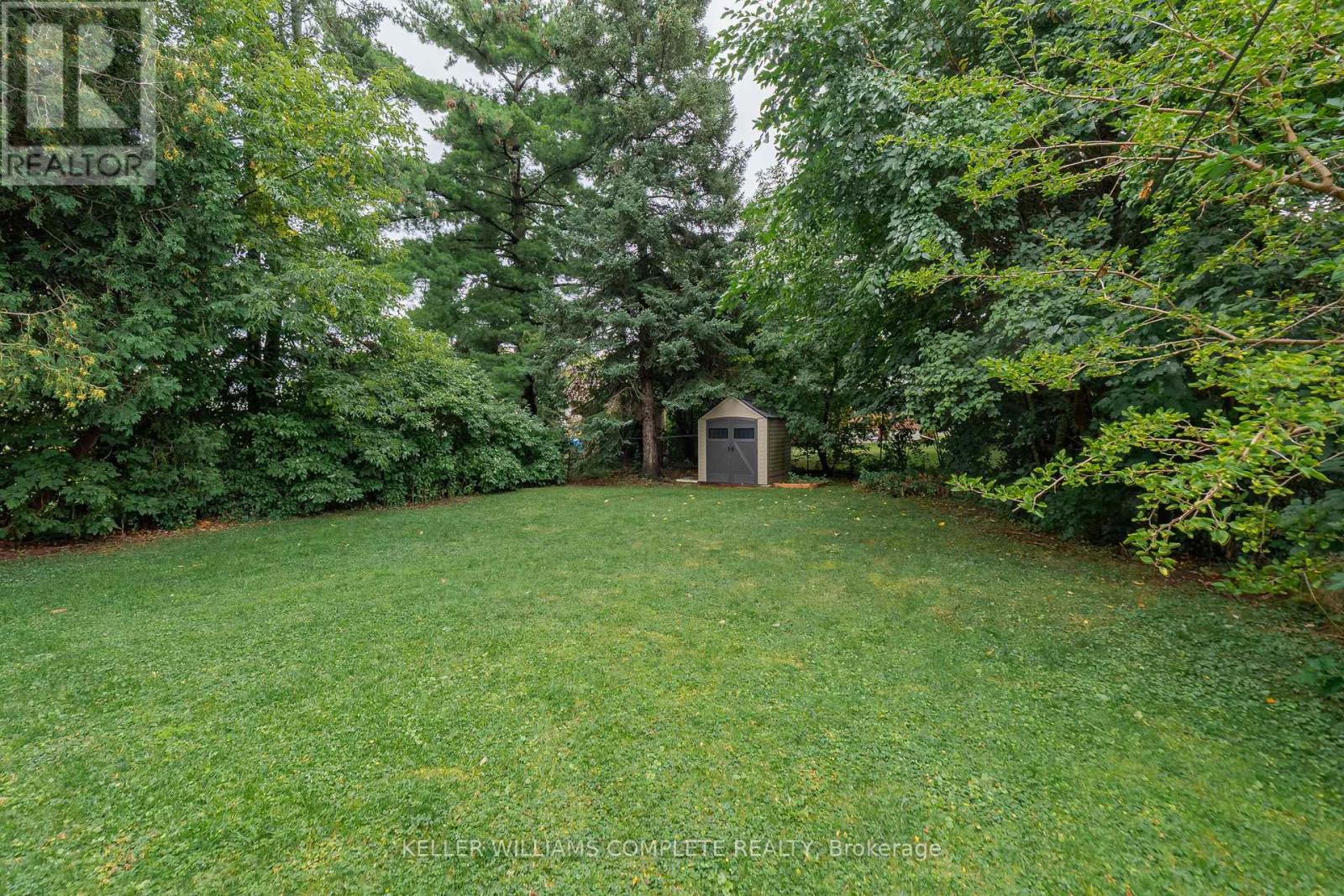 Photo 33 of 1392 Royal Drive, Burlington ON