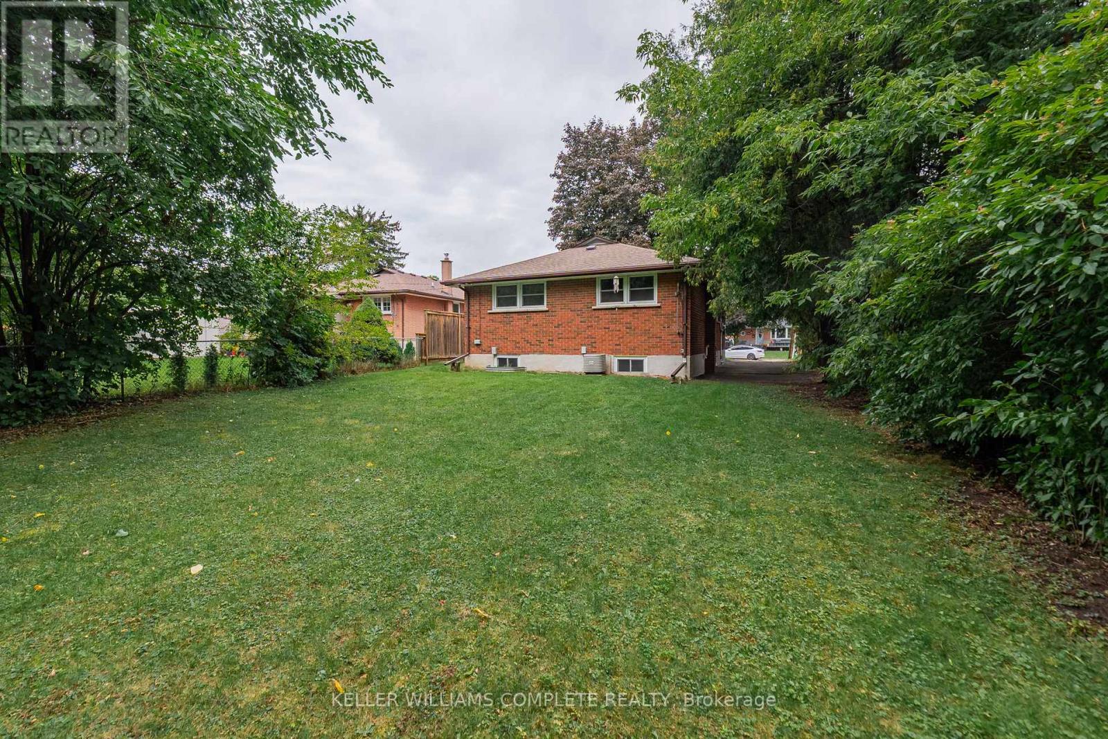 Photo 34 of 1392 Royal Drive, Burlington ON